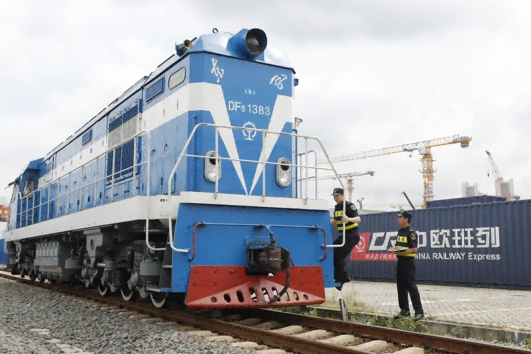 深圳前8個月進(jìn)出口增長25.5%