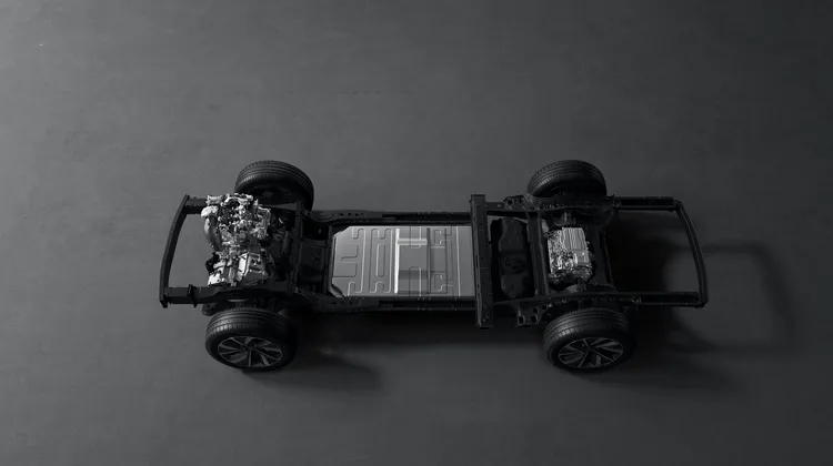 技術(shù)路線：增程賽道擁擠，混動或超純電